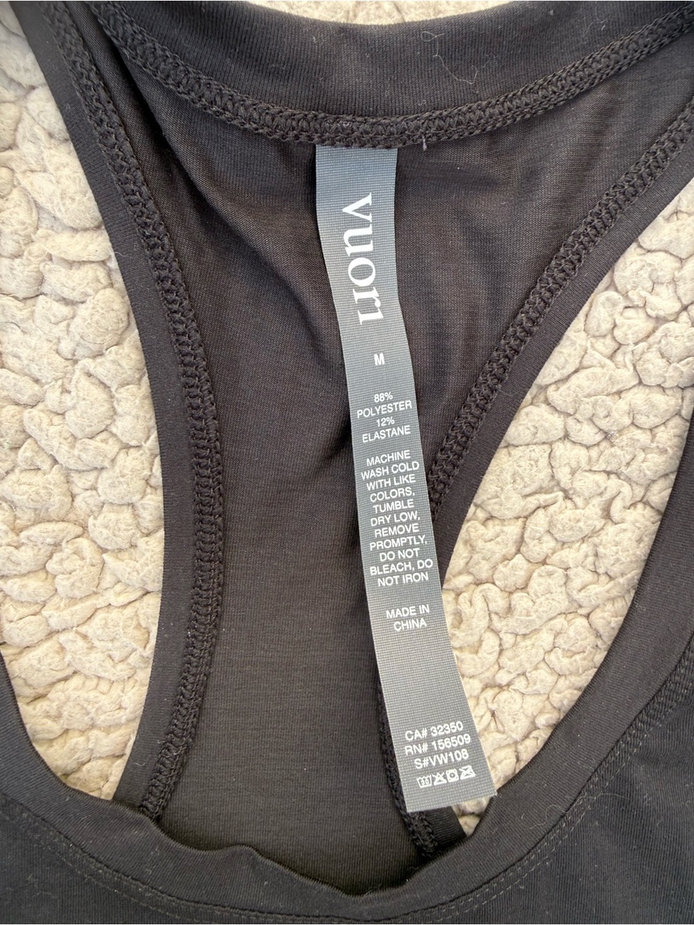 Vuori Black Racerback tank top black - Picture 6 of 6